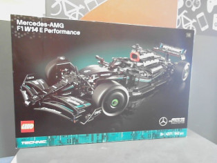 LEGO MERCEDES-AMG F1 42171 reconditionné