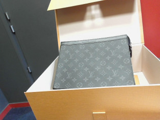 POCHETTE VUITTON reconditionné