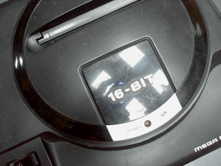 CONSOLE MEGADRIVE + MANETTES reconditionné