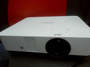 VIDEO PROJECTEUR SONY VPL-PHZ51 reconditionné