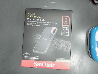 SSD PORTABLE SANDISK EXTREME 2TO NEUF reconditionné