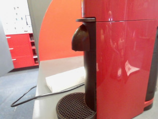 CAFETIERE DELONGHI NESPRESSO ROUGE reconditionné