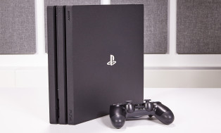 PS4 PRO 1 TO MAN OFF reconditionné