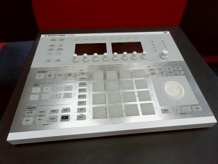 MASCHINE STUDIO reconditionné