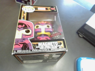 FIGURINE POP MAGNETO BLACKLIGHT reconditionné