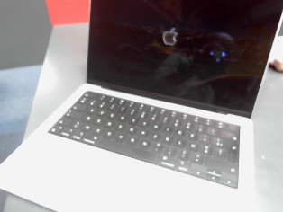 MACBOOK PRO 2023 M3/18GO/500 reconditionné