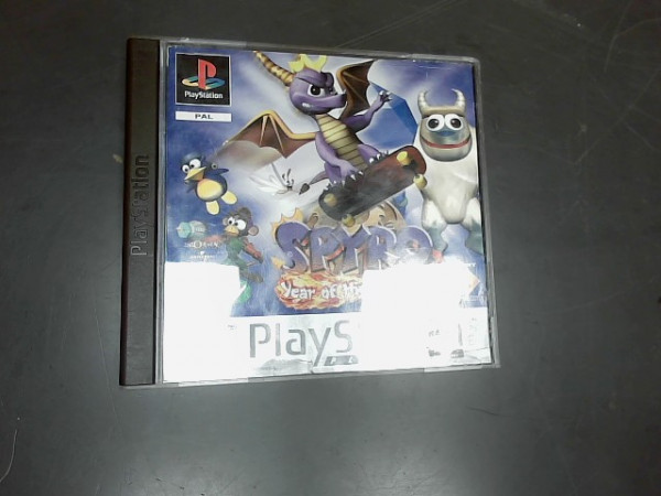 SPYRO YEAR OF THE DRAGON PS1 reconditionné
