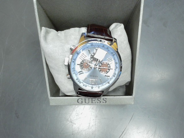 MONTRE GUESS W0380G6 reconditionné
