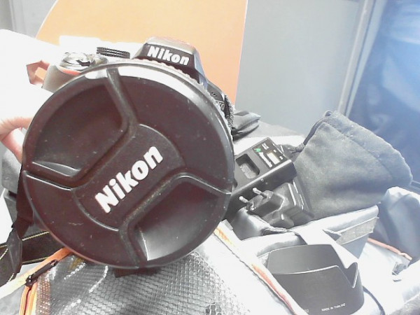 REFLEX D3300 + SACOCHE NBX ACCESSOIRES