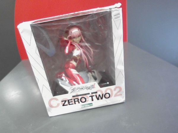 FIGURINE ZERO TWO