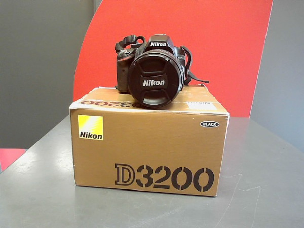NIKON D3200