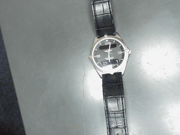 MONTRE BREITLING NAVITIMER AEROSPACE reconditionné