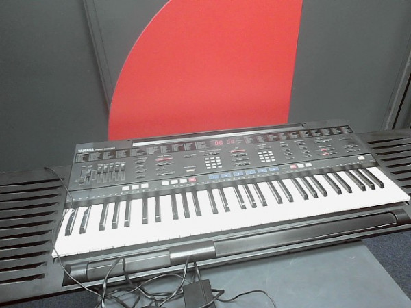 YAMAHA PSR-3500 reconditionné