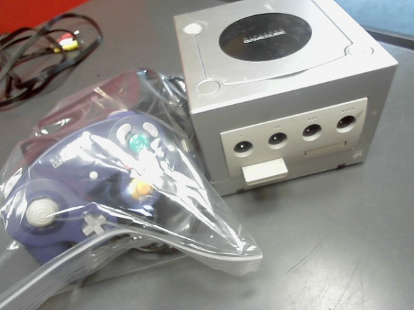 NINTENDO GAMECUBE 1 MANETTE + CM reconditionné