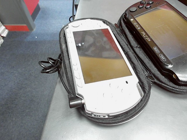 SONY PSP SLIM GRISE BATTERIE NEUVE reconditionné