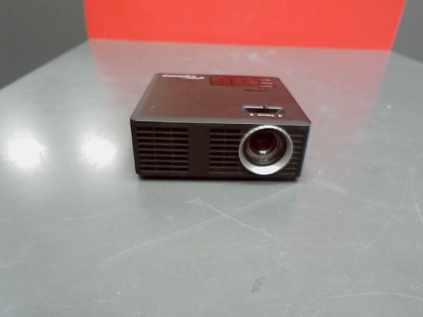 MINI VIDEO PROJECTEUR OPTOMA ML 750 reconditionné