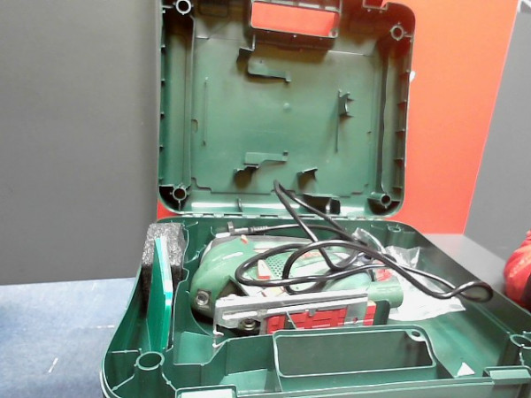 SCIE SAUTEUSE BOSCH PST 900 PEL + VALISE reconditionné