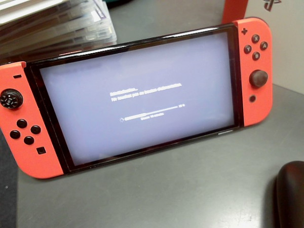 NINTENDO SWITCH ROUGE reconditionné
