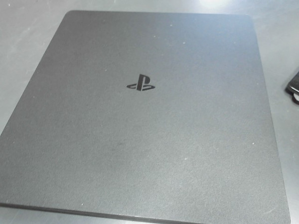 PS4 SLIM 500 GO NOIRE SANS MANETTE reconditionné