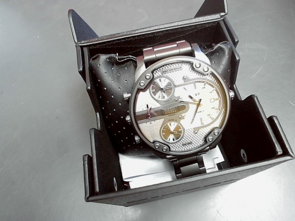MONTRE DIESEL MR.DADDY SLIM QZ DZ-7487 reconditionné