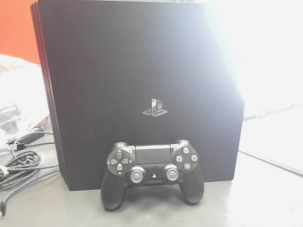 PS4 PRO AVEC MANETTE SONY reconditionné