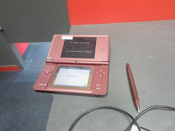 NINTENDO DSI XL MARRON + STYLO reconditionné