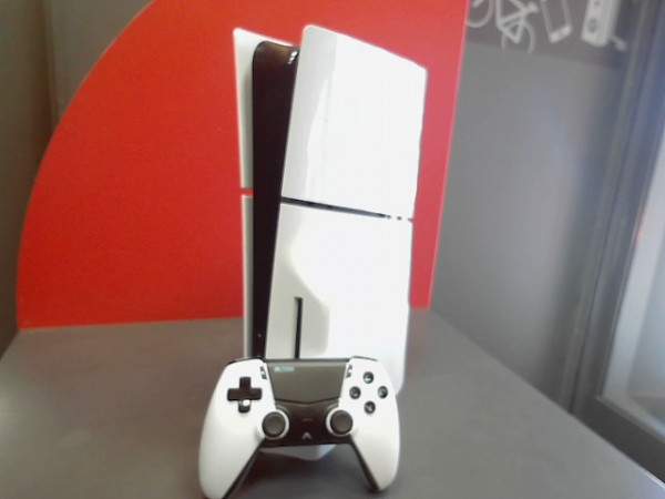 PS5 SLIM LECTEUR CD MAN NON OFF reconditionné