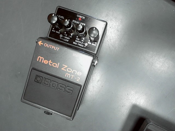 PEDALE METAL ZONE MT-2 BOSS reconditionné