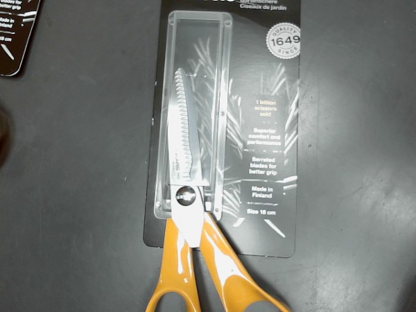 CISEAUX DE JARDIN FISKARS CLASSIC reconditionné