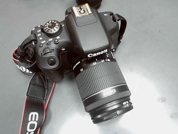APPAREIL PHOTO EOS 750D reconditionné
